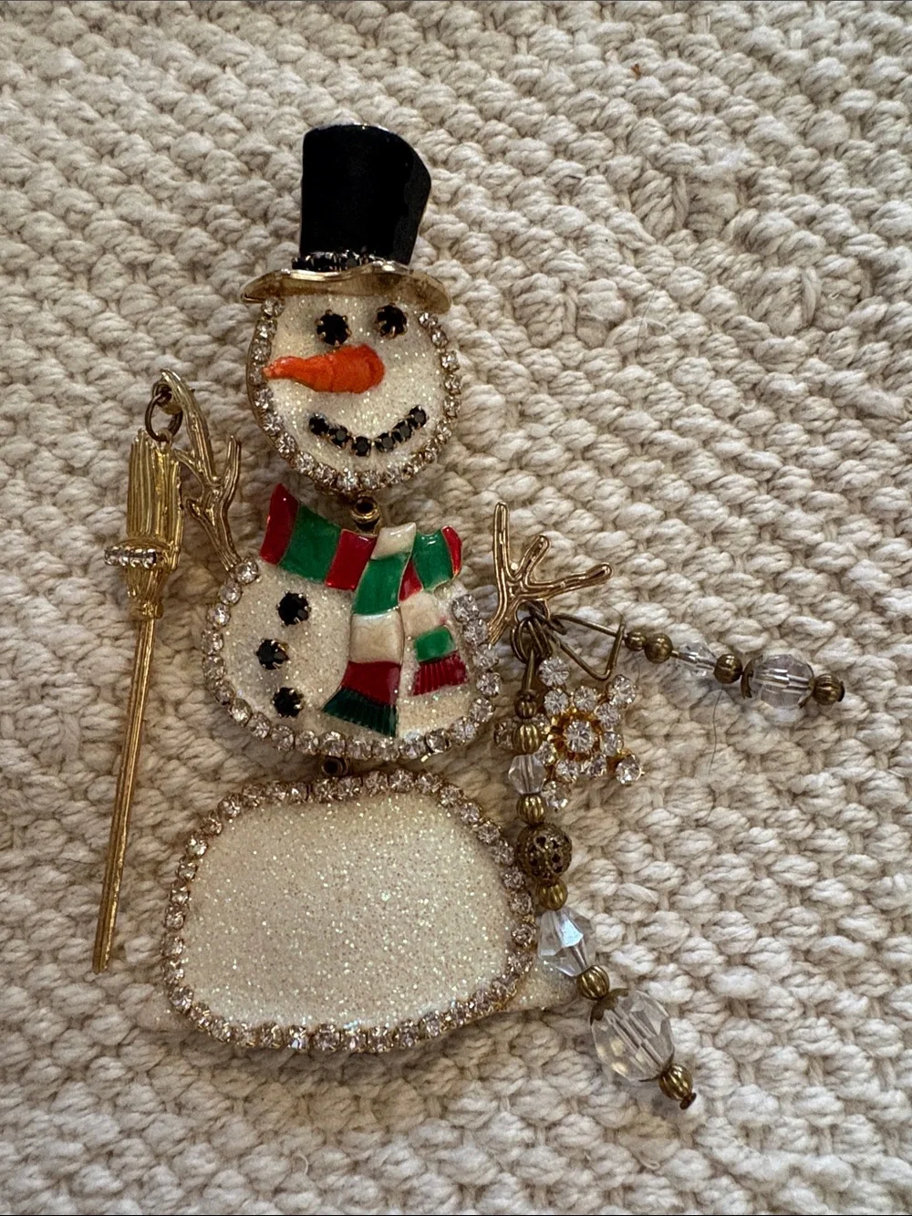 Lunch at the Ritz LATR 2GO Festive Snowman Brooch Pendant